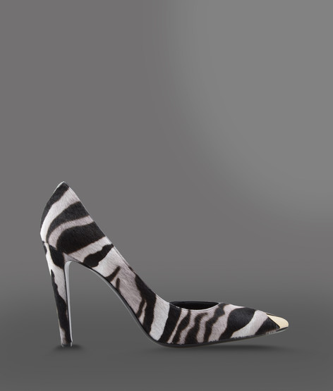 Closed-toe slip-ons