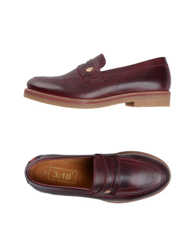 ZOOM 3:10 - Moccasins
