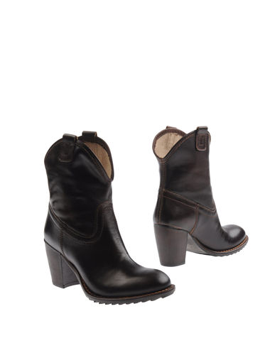 ZOOM GESTE PROPOSITION - Ankle boots