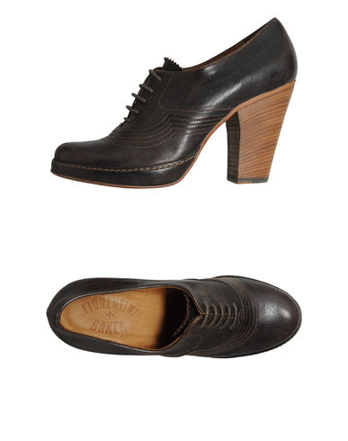 ZOOM UGG AUSTRALIA - Lace-up shoes
