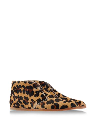 ZOOM OPENING CEREMONY - Shoe boots