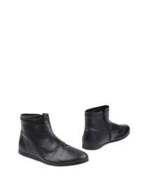 ISSEY MIYAKE - Ankle boots