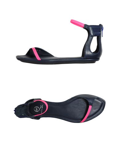 ZOOM McQ - Flip flops