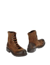 Combat boots - DÉBUT EUR 91.00. Live Show Room. Combat boots - DÉBUT EUR 91.00. Live Show Room.