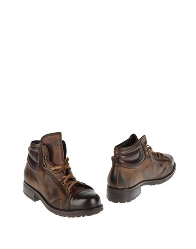 ZOOM DÉBUT - Combat boots