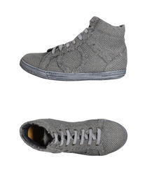 PLAYHAT - High-tops