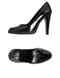 STUART WEITZMAN - Closed-toe slip-ons