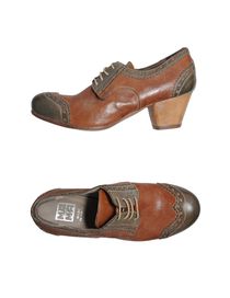 MOMA - Laced shoes