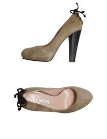 TO BE - Closed-toe slip-ons