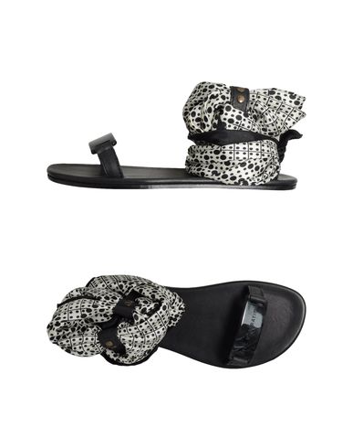 ZOOM AVEC MODÉRATION - Sandals