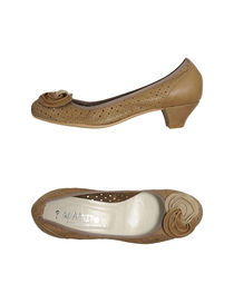 ?QUAESITO - Closed-toe slip-ons