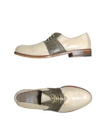MOMA - Laced shoes