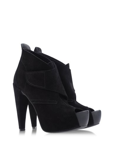 ZOOM PEDRO GARCÍA - Ankle boots