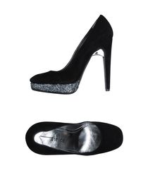 TWICE - Closed-toe slip-ons