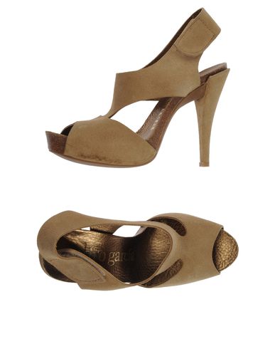 ZOOM PEDRO GARCÍA - Platform sandals