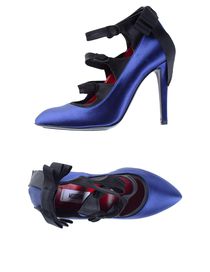 MOSCHINO - Closed-toe slip-ons