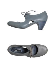 VIC - Laced shoes