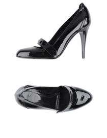 BURBERRY - Closed-toe slip-ons