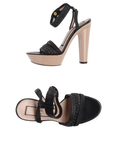 ZOOM N° 21 - Sandals
