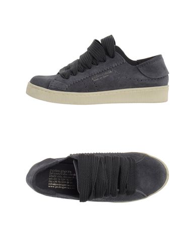 ZOOM PEDRO GARCÍA - Sneakers