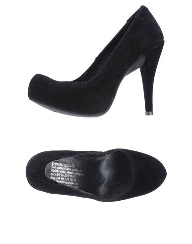 ZOOM PEDRO GARCÍA - Closed-toe slip-ons