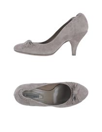 VIC - Closed-toe slip-ons