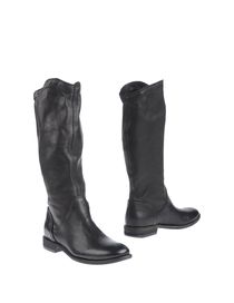 VIC - Boots