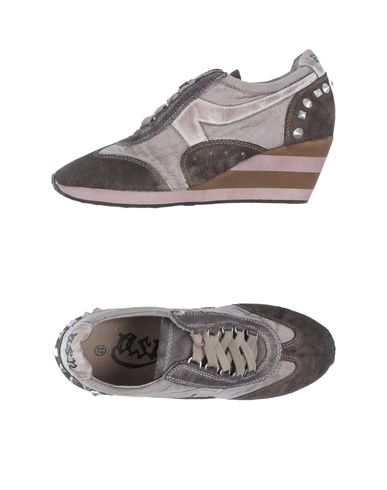 ZOOM ASH - Wedge