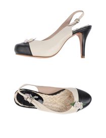 UAD MEDANI - Closed-toe slip-ons