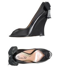 ARUNA SETH - Closed-toe slip-ons