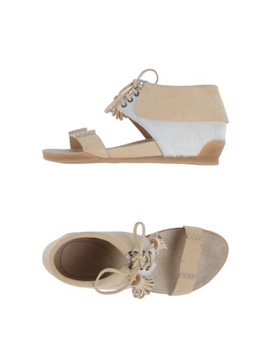 ZOOM HOSS INTROPIA - Sandals