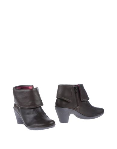 ZOOM CAMPER - Ankle boots