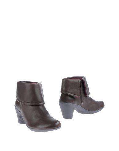 ZOOM CAMPER - Ankle boots