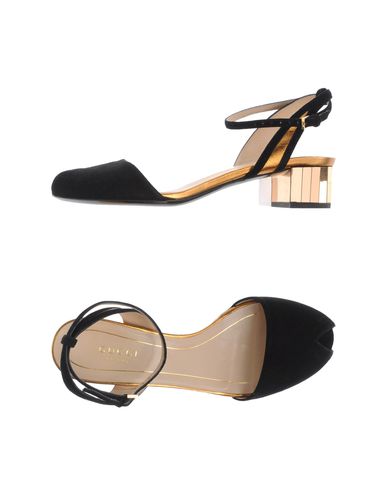 ZOOM GUCCI - Sandales à talons