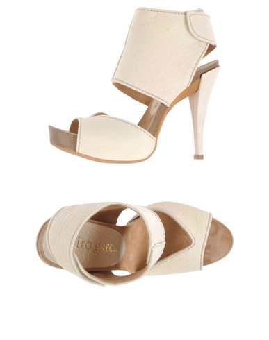 ZOOM PEDRO GARCÍA - Platform sandals