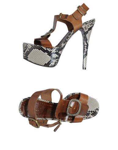 ZOOM PEDRO GARCÍA - Platform sandals