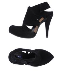 PEDRO GARCÍA - Closed-toe slip-ons