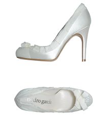 PEDRO GARCÍA - Closed-toe slip-ons