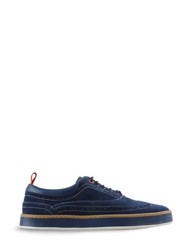 Moschino, Stringate