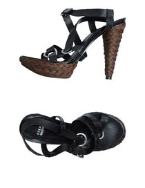 STUART WEITZMAN - Sandals