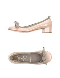 D+ - Closed-toe slip-ons