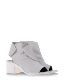 Sandals - LDTUTTLE