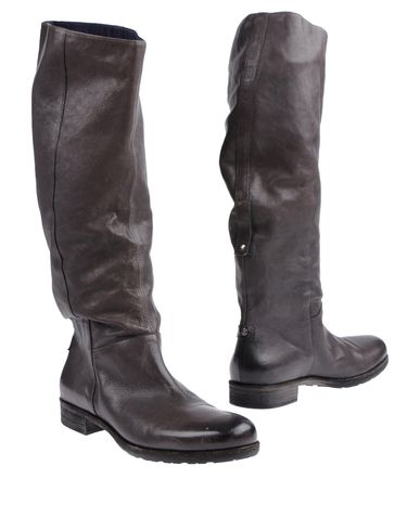 ZOOM VIC MATIE' - Boots