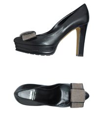 MOSCHINO CHEAPANDCHIC - Closed-toe slip-ons