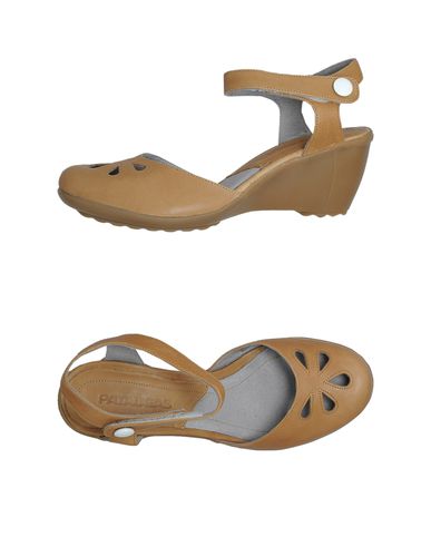 ZOOM PATAUGAS - Sandals