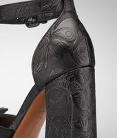 Bottega Veneta® Calf Ayers Butterfly Pump Bottega Veneta® Calf Ayers Butterfly Pump