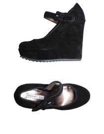 TOSCA BLU - Closed-toe slip-ons