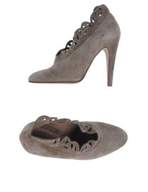 CHLOÉ - Closed-toe slip-ons