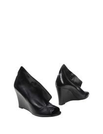 MAISON MARTIN MARGIELA 22 - Closed-toe slip-ons