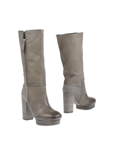 ZOOM VIC MATIE' - Boots